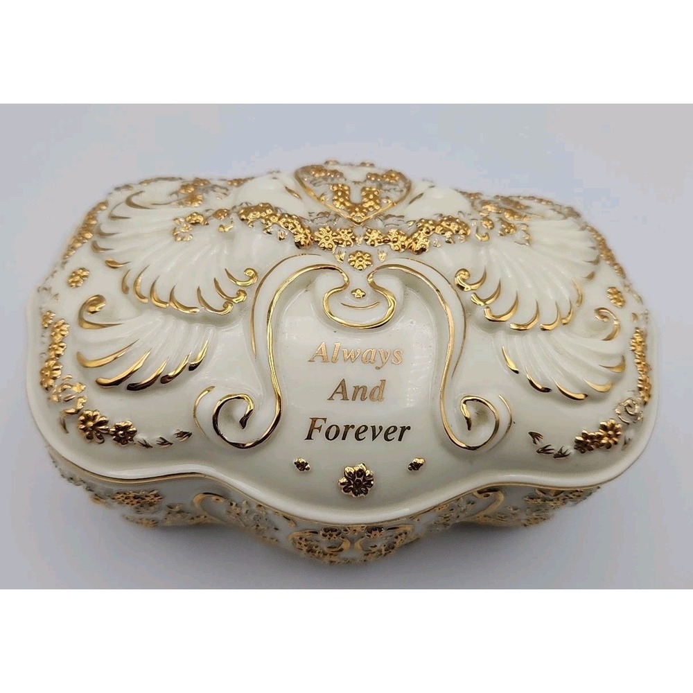 The San Francisco Music Box Company Gold Accent 2 Dove Music Jewelry Box Works
